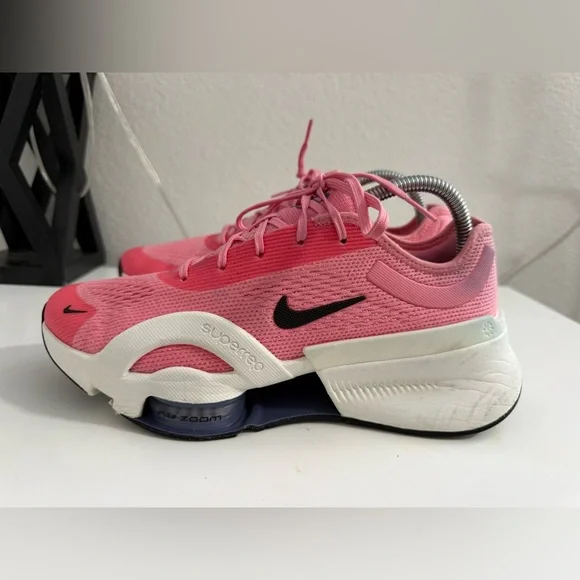 Nike Women's Pink and White Athletic Shoes - Picture 4 of 8
